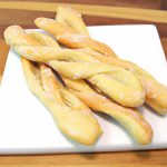 Keto Garlic Breadsticks: Almond Flour Delight for Low-Carb Fans